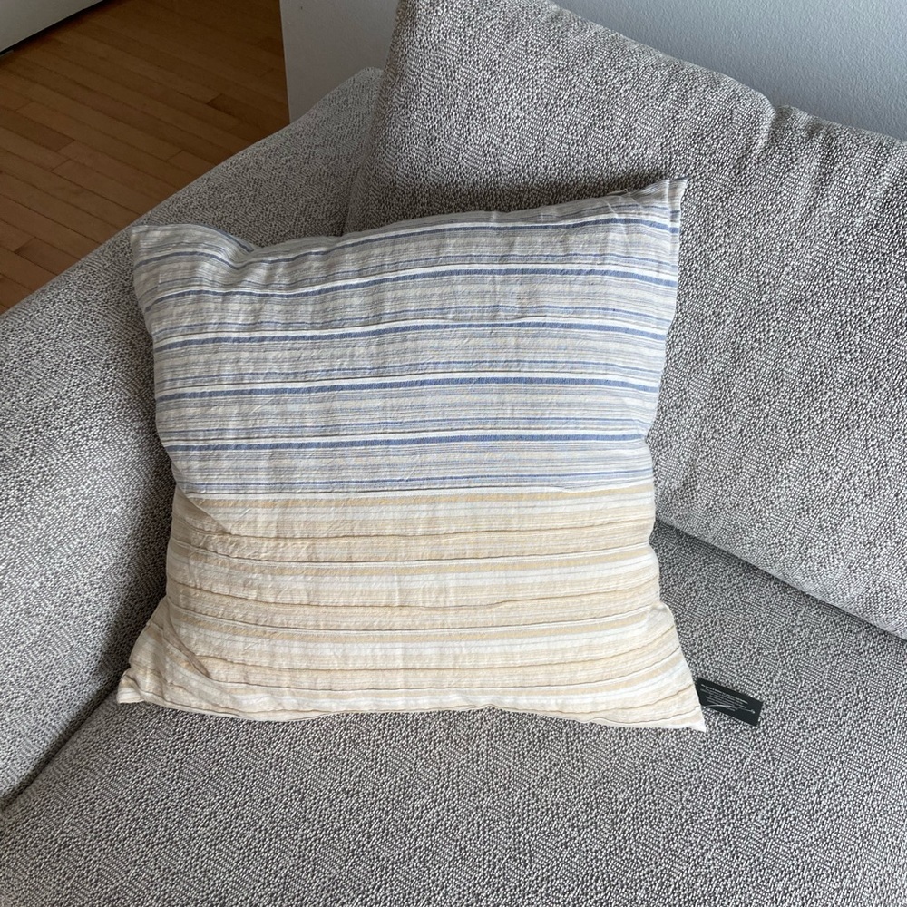 NWT Throw pillow cover